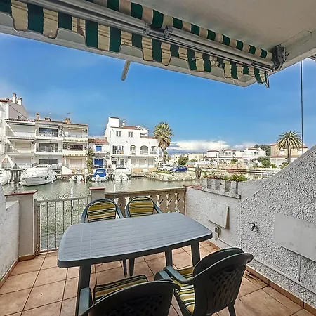 بيت للعطل Porto Fino Casa Con Amarre Y Vista Al Canal إمبوريابرافا